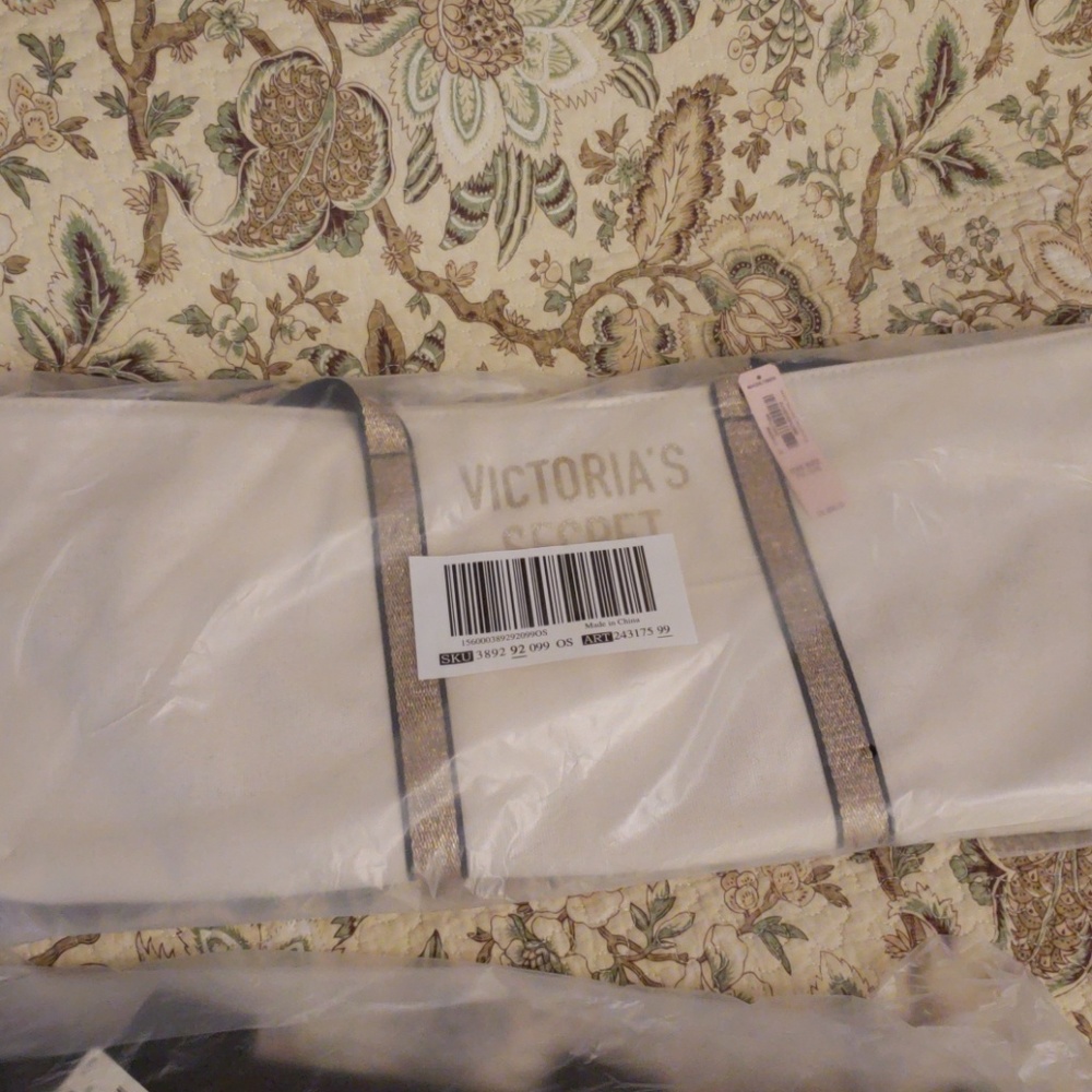 Victoria's secret tote bags. ORANGE BAG IS SOLD! - Picture 2 of 6